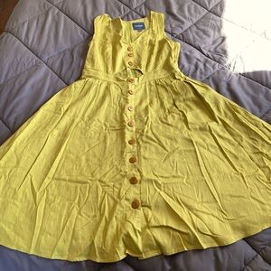 ModCloth summer dress with front cutout detail and pockets. Sized Medium.